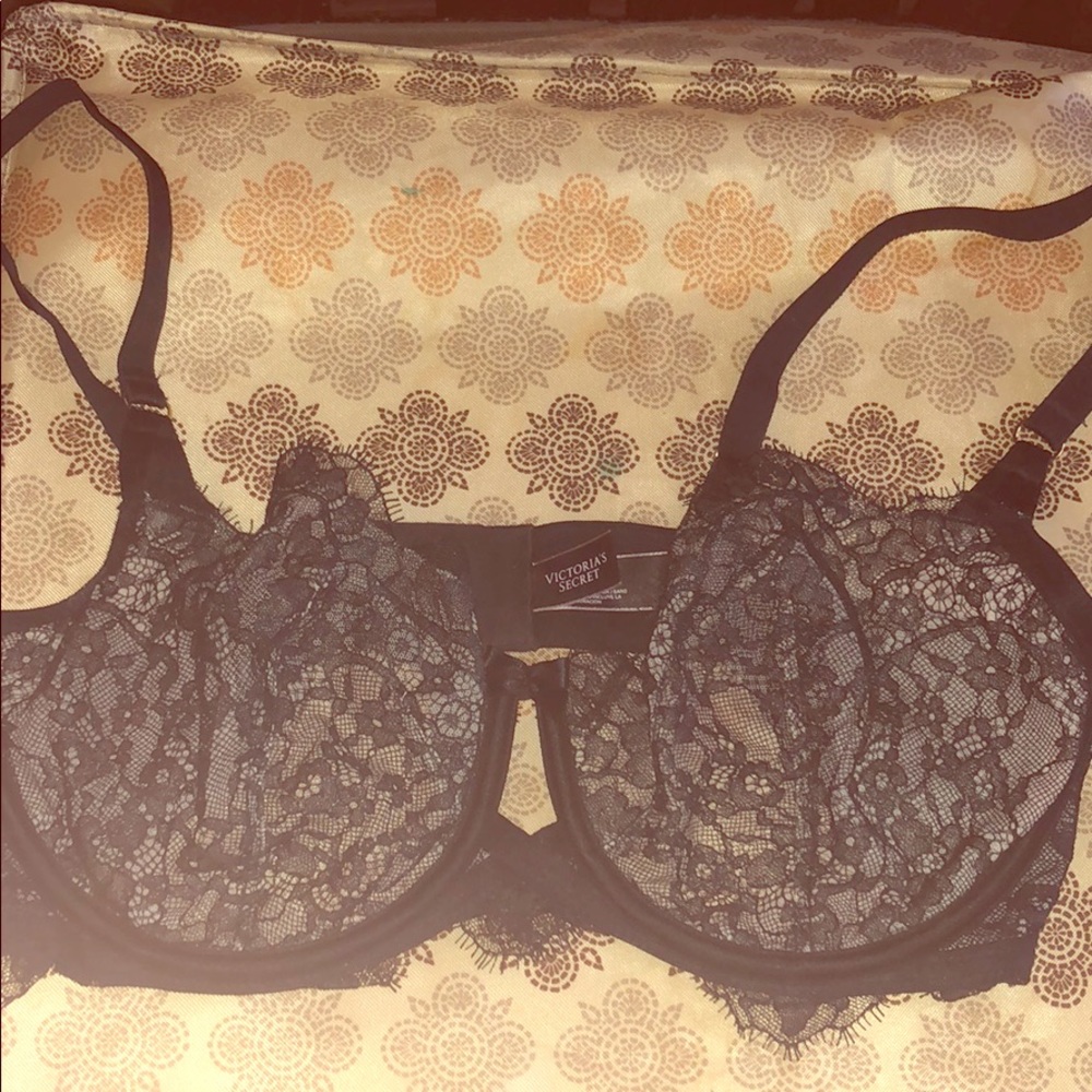 Victoria’s Secret Very Sexy bra